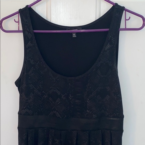 Express Dress - Picture 2 of 5